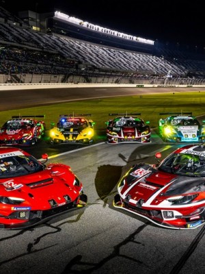 Le Ferrari 296 GT3 Evo al via della 24 Ore di Daytona&nbsp;2026