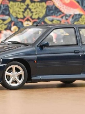Norev lancia la Ford Escort Cosworth 1992 “Imperial Blue” 1:18 in serie limitata da 200&nbsp;pezzi