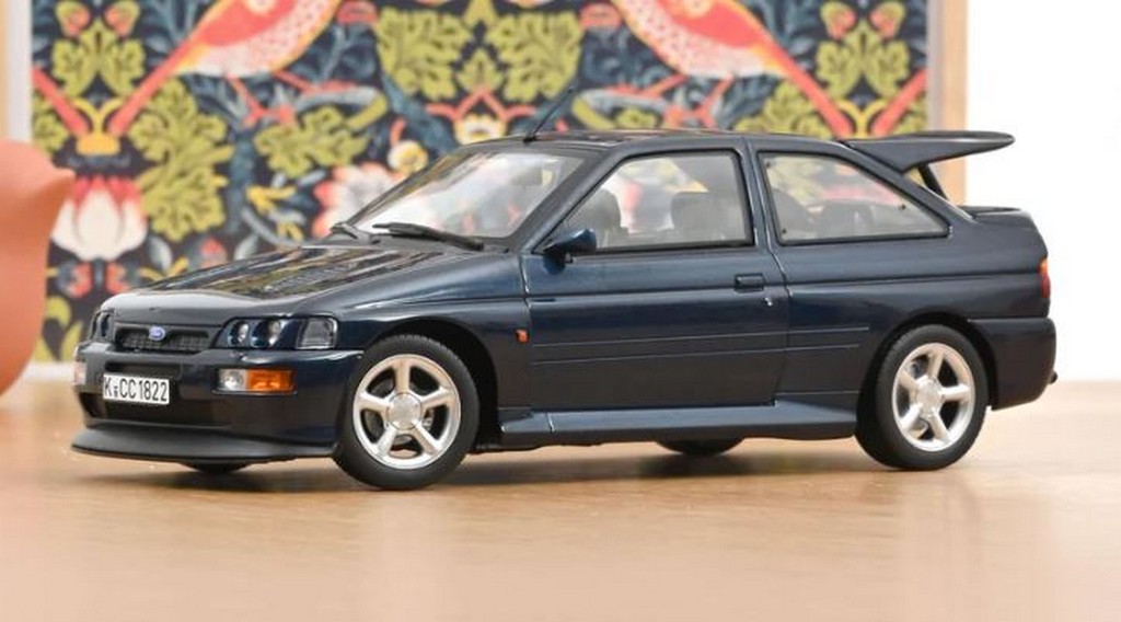 Norev lancia la Ford Escort Cosworth 1992 “Imperial Blue” 1:18 in serie limitata da 200&nbsp;pezzi