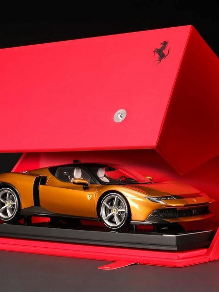 Amalgam produce in 1:8 la Ferrari 849&nbsp;Testarossa